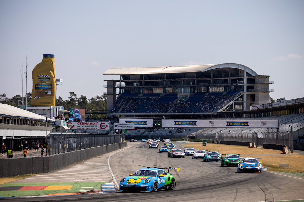 Bastian Buus i kamp om andenpladsen
(Foto: Porsche Motorsport)